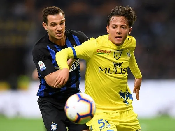 Bayern Mengintai, Chievo Patok Mahar untuk Target Milan