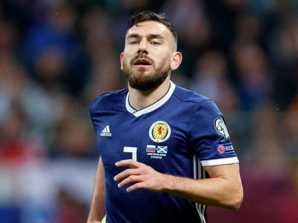 Robert Snodgrass Pensiun dari Timnas Skotlandia
