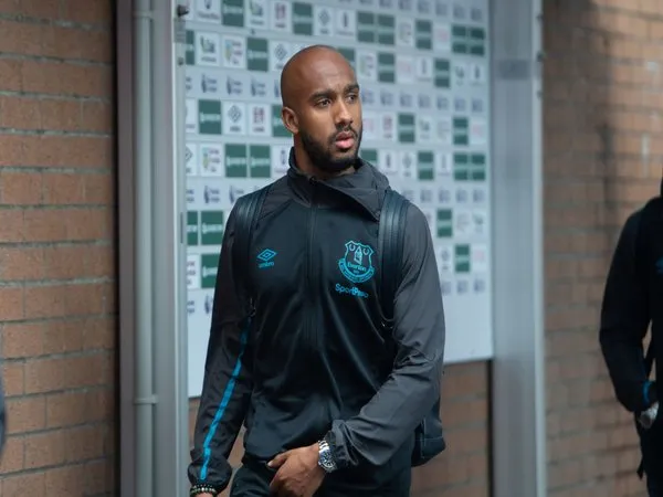 Kontra West Ham, Everton Tak Akan Diperkuat Oleh Delph
