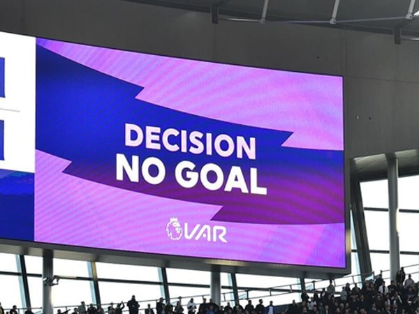 Penggunaan VAR di Liga Premier Dinilai Gagal