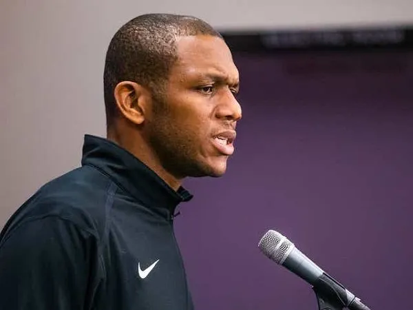 Manajer Suns Angkat Bicara Soal Kasus Doping Deandre Ayton