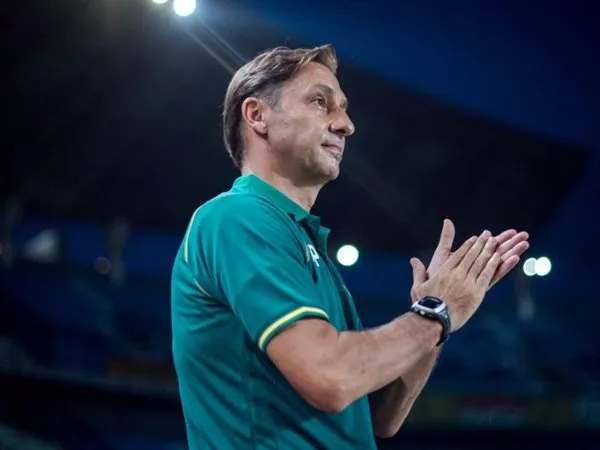 Baru Sebulan, Wolfgang Pikal Mundur dari Persebaya