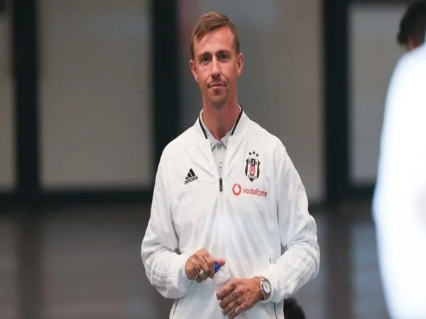 Guti Hernandez Resmi Tangani Klub Kasta Kedua Spanyol