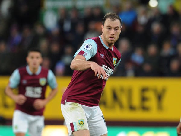 Hingga 2020, Ashley Barnes Resmi Perpanjang Kontrak di Burnley