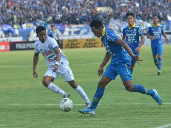 Persib Sukses Hancurkan Arema 3-0 di Si Jalak Harupat
