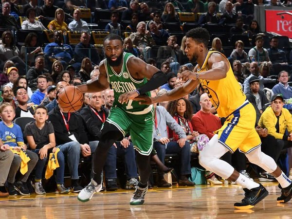 Dramatis, Celtics Curi Kemenangan Dari Markas Warriors