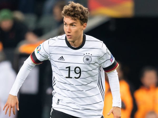 Tampil Tujuh Menit Bagi Jerman, Luca Waldschmidt Langsung Cedera