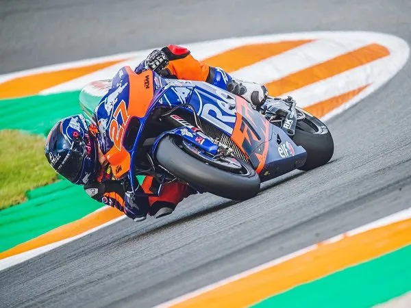 Lecuona Tetap Bangga Meski Terjatuh di GP Valencia, Mengapa?