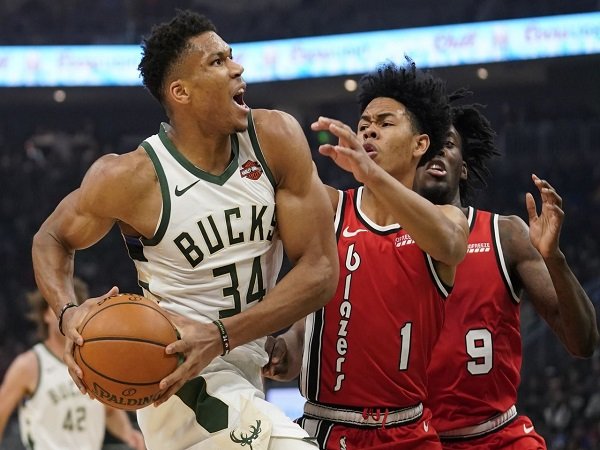 Antetokounmpo Triple-Double, Bucks Sukses Bekuk Blazers