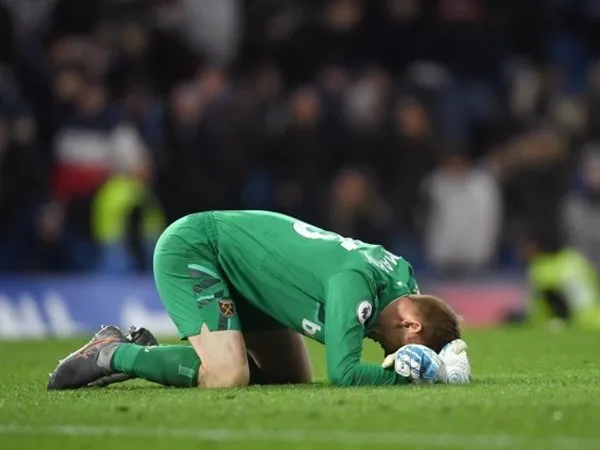 Menangis Usai West Ham Menang atas Chelsea, Ini Kata Kiper David Martin
