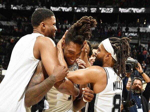San Antonio Spurs Kalahkan Houston Rockets Dalam Drama Overtime
