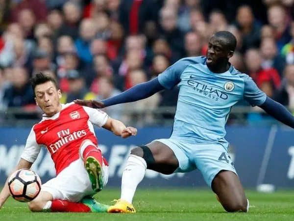 Yaya Toure Kritik Mesut Ozil soal Komentar Muslim Uighur