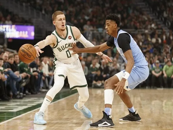 Sengit, Bucks Tumbangkan Timberwolves Dengan Skor Tipis