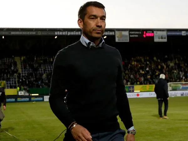 Giovanni van Bronckhorst Resmi Jadi Pelatih Baru Guangzhou R&F