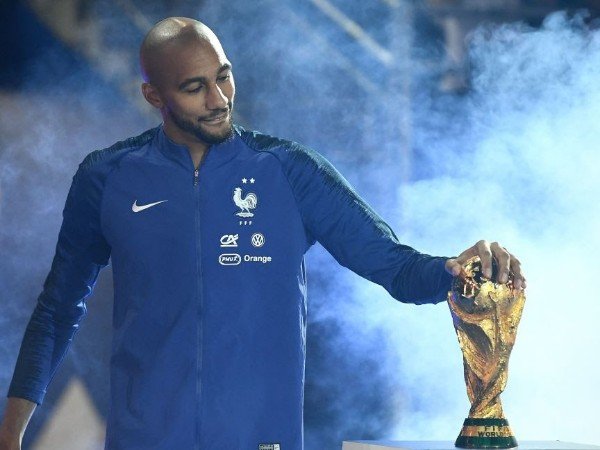 West Ham dan Everton Bersaing Dapatkan Steven Nzonzi