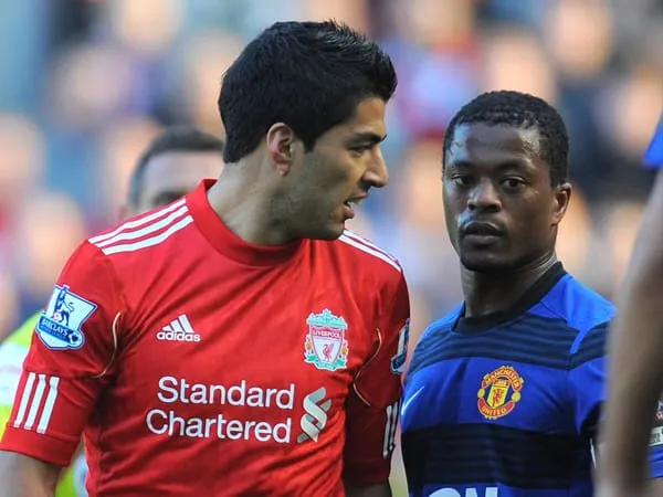Terkait Insiden dengan Suarez, Evra Ungkap Permintaan Maaf Liverpool