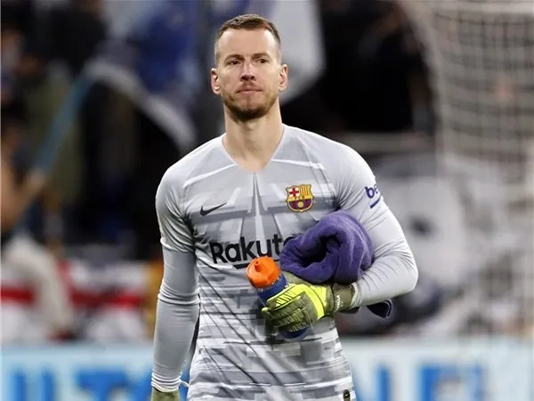 Barcelona Bisa Kehilangan Penjaga Gawang Pelapis Karena Cedera