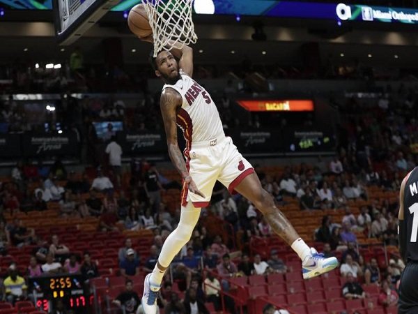 Derrick Jones Jr Ramaikan Slam Dunk Contest 2020