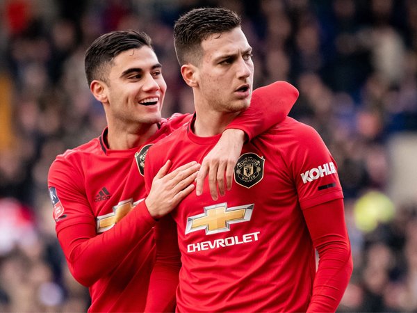 Cetak Gol Perdana Bagi MU, Diogo Dalot Emosional