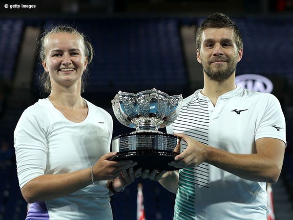 Hasil Australian Open: Bersama Nikola Mektic, Barbora Krejcikova Pertahankan Gelar Nomor Ganda Campuran