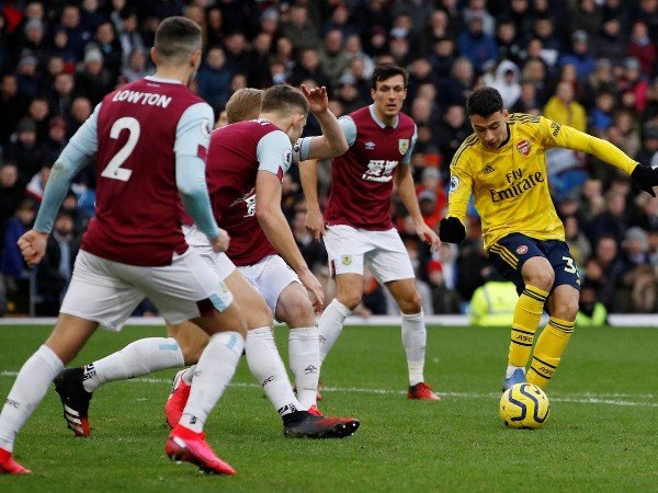 Imbang Lawan Burnley, Arteta Salahkan Rumput Turf Moor
