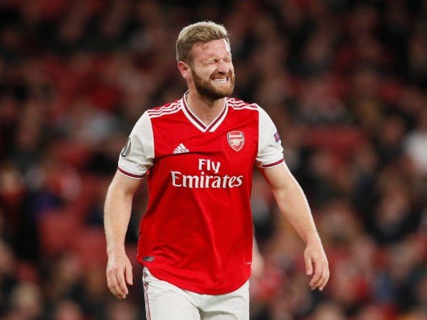 Terpinggirkan di Arsenal, Mustafi Klaim Dirinya Bukan Pecundang
