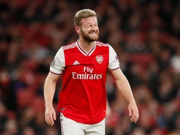 Terpinggirkan di Arsenal, Mustafi Klaim Dirinya Bukan Pecundang