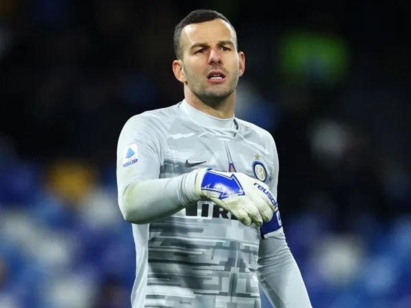 Inter Disarankan Jangan Ambil Risiko dengan Cedera Handanovic