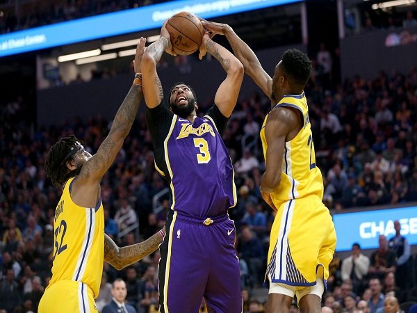 Los Angeles Lakers Curi Kemenangan Dari Markas Golden State Warriors
