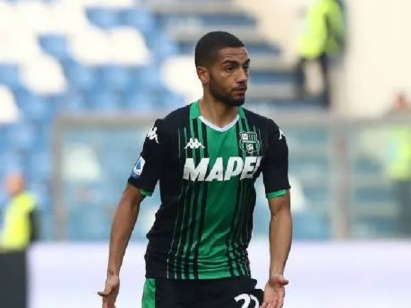 Milan dan Roma Tertarik Bidik Bek Kanan Dortmund