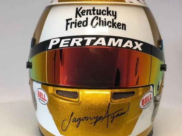 Sean Gelael Usung Helm Khusus Tribut Kepada Kobe Bryant