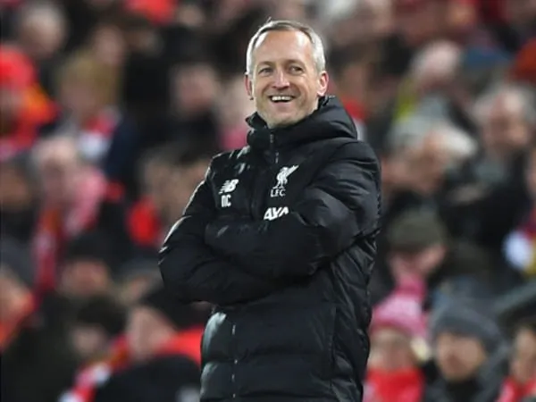 Demi Blackpool, Neil Critchley Rela Tinggalkan Liverpool