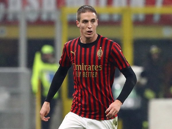 Kerap Bermasalah dengan Cedera, Conti Bingung Fans Milan Terus Mendukungnya