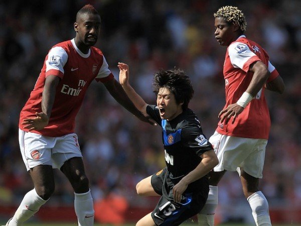 Dampak Virus Corona, Dua Eks Pemain Arsenal Dipecat Klub Swiss