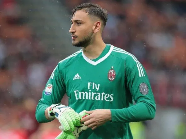 Everton Ikut Kejar Tanda Tangan Gianluigi Donnarumma