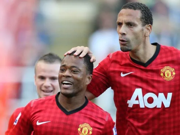 Menurut Rio Ferdinand, Patrice Evra Lebih Bagus Dibanding Andy Robertson
