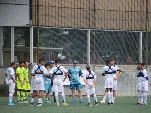 Kompetisi Terhenti Karena Corona, Persib Terima Apapun Keputusannya