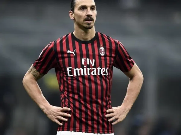 Sebelum Gabung AC Milan, Ibrahimovic Sempat Bicara dengan Leeds United