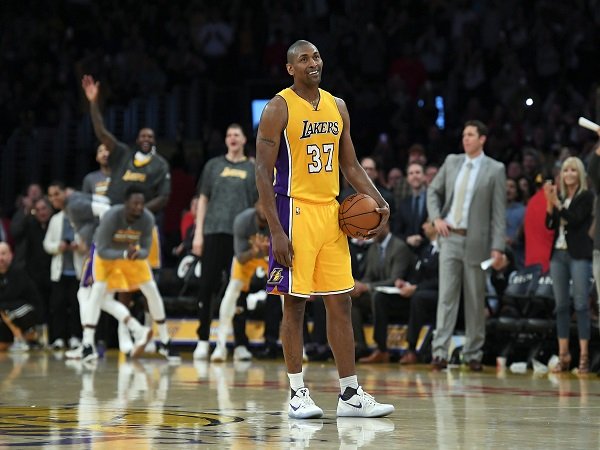 Metta World Peace Kecam Para Orang-Orang Yang Keluar Rumah Sembarangan