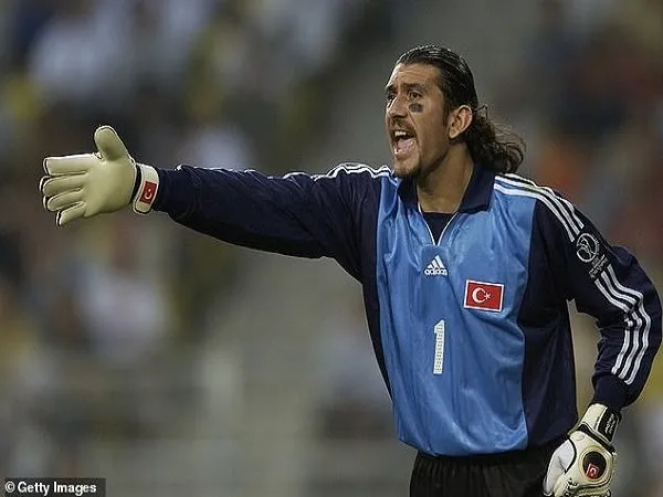 Usai Terinfeksi Corona, Sang Istri Bocorkan Kondisi Mantan Kiper Barcelona