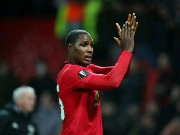 Odion Ighalo Isyaratkan Bertahan di Manchester United