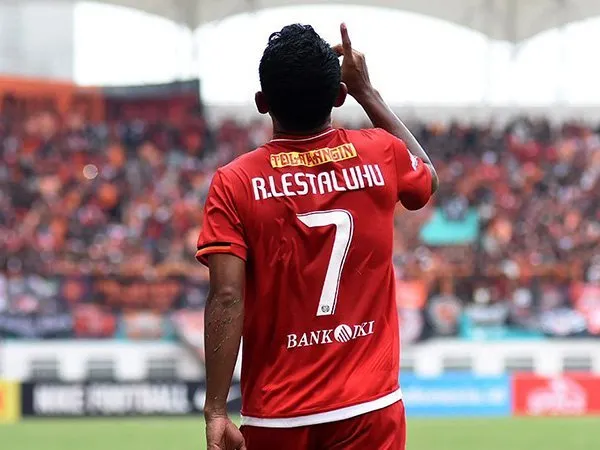 Antusiame Tinggi Suporter Persija, Jersey Juara Ramdani Terjual Rp12 Juta