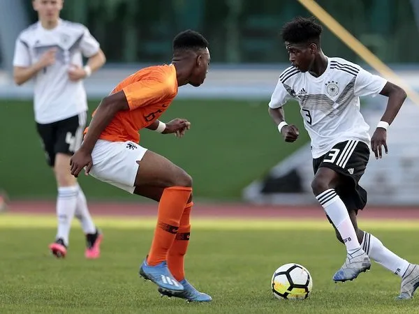 Milan Siap Ramaikan Perburuan Wonderkid Belanda