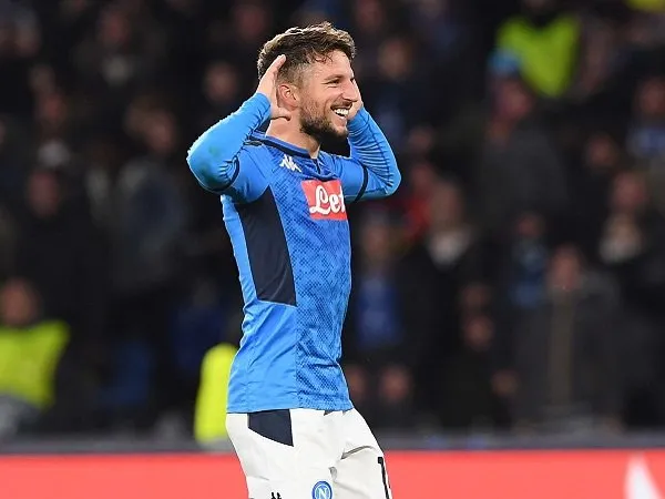 Chelsea Pimpin Perburuan untuk Dapatkan Tanda Tangan Dries Mertens