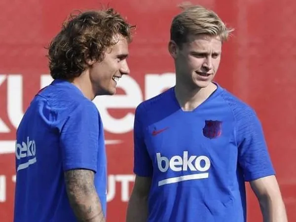Iniesta Yakin Griezmann dan De Jong akan Sukses di Barcelona