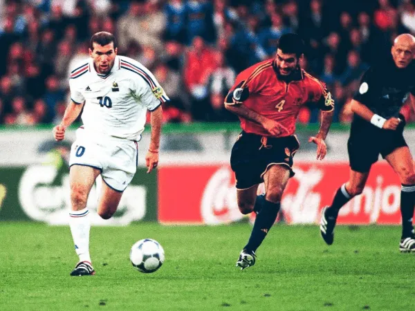 Cerita Kapten Wolfsburg yang Ingin Mainkan Zinedine Zidane Hingga 50 Tahun