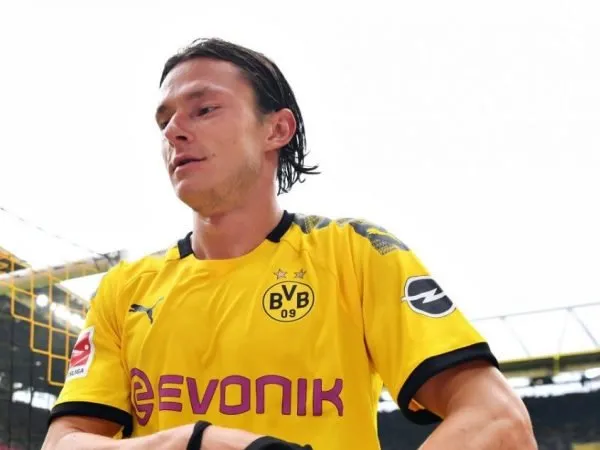 Borussia Dortmund Tak Berencana Jual Nico Schulz pada Musim Panas