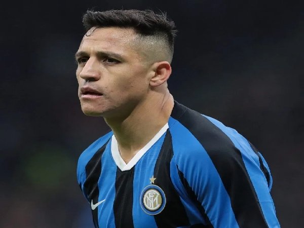 Sedang Berada di Masa Sulit, Pelatih Timnas Chile Percaya Sanchez Bisa Melewatinya