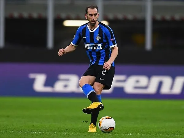 Caceres: Hati-hati! Jangan Remehkan Kemampuan Diego Godin