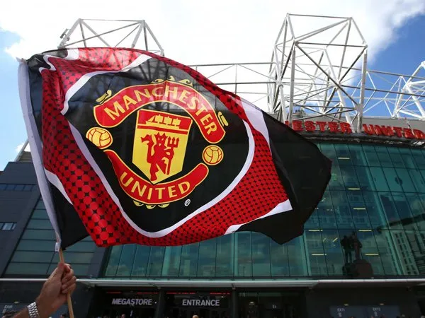 Bek Tengah Bukan Prioritas Transfer Manchester United